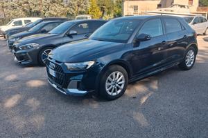 Audi A1 citycarver 30 TFSI Identity Contrast