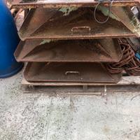 Piedi in ferro per gru Cattaneo