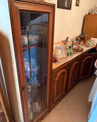 Mobile vintage da sala con vetrine