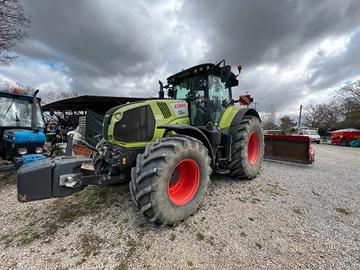 Trattore Claas Axion 830