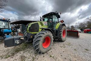 Trattore Claas Axion 830