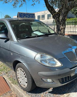 Lancia Ypsilon NEOPATENTATI PROMO SETTIMANALE