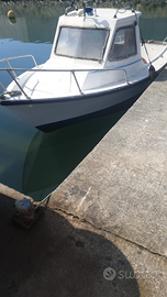 Pilotina da pesca con motore Ford entrobordo