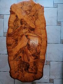 Tavolino intarsiato con "patchwork" di legni