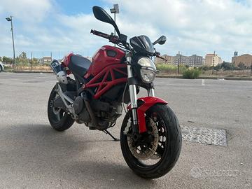 Ducati Monster 696+
