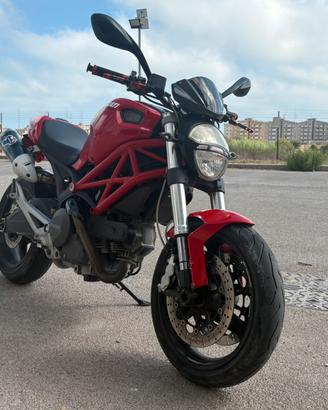 Ducati Monster 696+