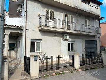 Appartamento piano terra con giardino privato