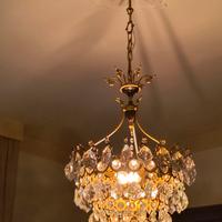 lampadario ed applique con cristalli a goccia 