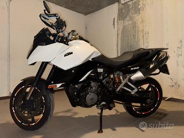 KTM 990 supermoto