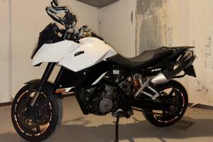 KTM 990 supermoto