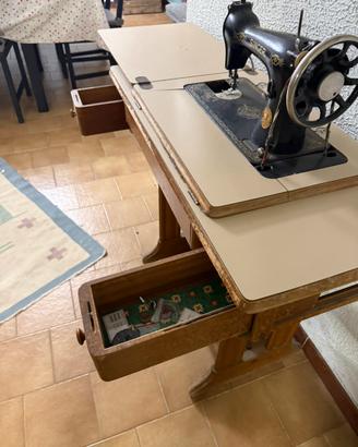 Macchina da cucire Singer d’epoca