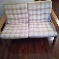 Divano due posti largo 1,24 profondita' 70 alto 80