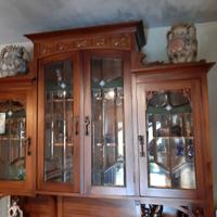 Credenza intarsiata in legno castagno