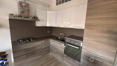 Cucina ad angolo completa Lube