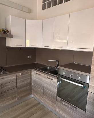 Cucina ad angolo completa Lube