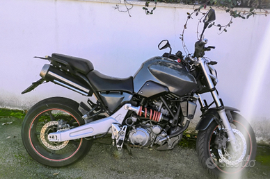 Moto Yamaha mt03