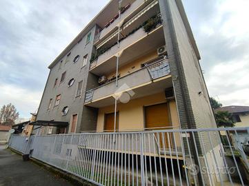 2 LOCALI A ROBECCO SUL NAVIGLIO