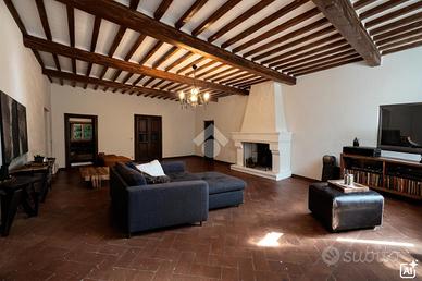 4 LOCALI A CAPANNORI