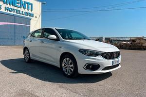 Fiat Tipo 1.6 Mjt ( AUTO CON TESTATA DA FARE )