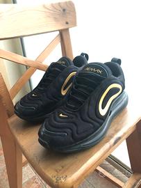 Nike Air Max 720 nere e oro Abbigliamento e Accessori In vendita a Torino