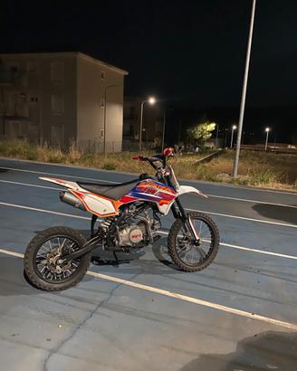 Vendisi pit bike 140 moto cross nuovaa