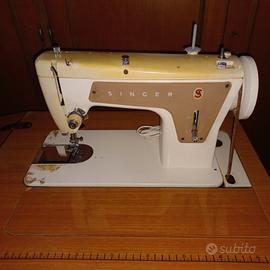 Macchina da cucire Singer con mobile 