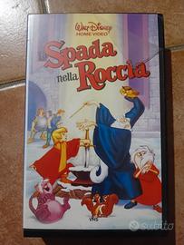 videocassetta Disney CON ROMBO NERO la spada nella