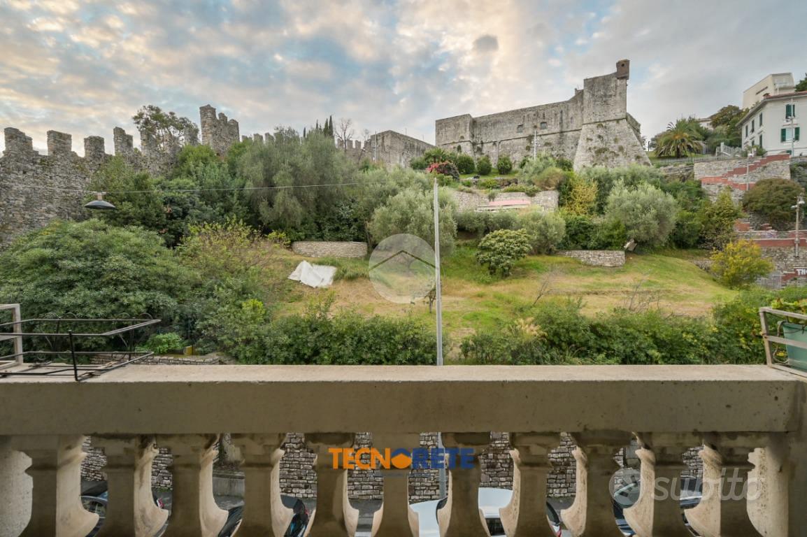 6 LOCALI A LA SPEZIA