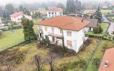 SOLUZIONE PER PIU' UNITA' ABITATIVE CON TERRENO ED