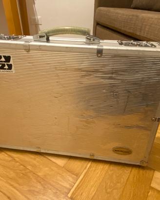 flight case rigido Rockcase in metallo