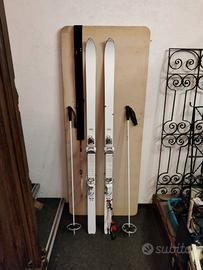 Sci vintage svizzeri da alpinismo