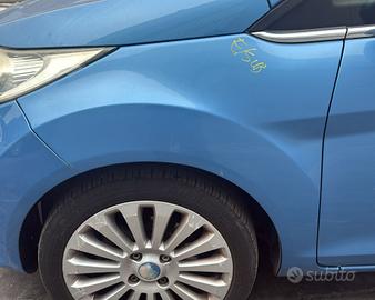 Parafango anteriore sx FORD FIESTA 2010 colore JA8