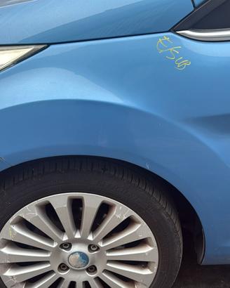 Parafango anteriore sx FORD FIESTA 2010 colore JA8