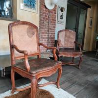 Due bellissime poltroncine in noce