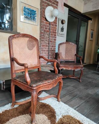 Due bellissime poltroncine in noce