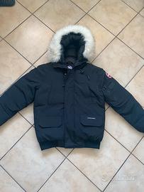 Giacca Canada goose nera con pelliccia bianca