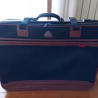 valigia morbida con rotelle e manico