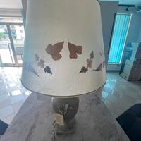 Lampada da tavolo con basamento in ceramica