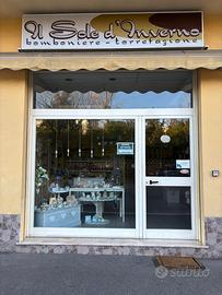 Negozio bomboniere e vendita caffè