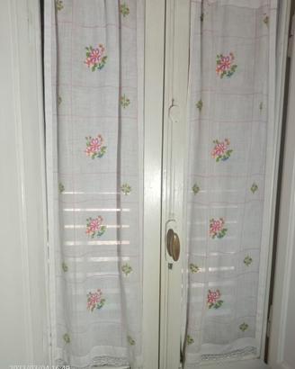 2 Tendine Ricamate a Mano (Anno 1990)