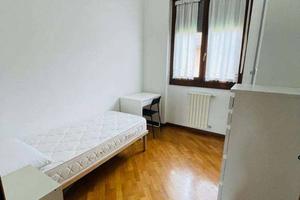 Stanza in casa indipendente di 12 m² a Monza