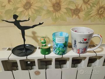 Lotto oggetti da collezione assortiti