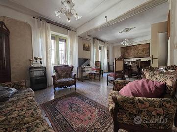 4 LOCALI A REGGIO DI CALABRIA