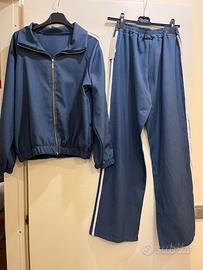 Tuta completa con bande laterali