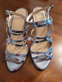 Scarpa aperta con tacco marchio "Oltre"