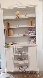 libreria rifatta in stile shabby 