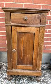Comodino in legno vintage