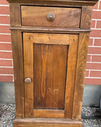 Comodino in legno vintage