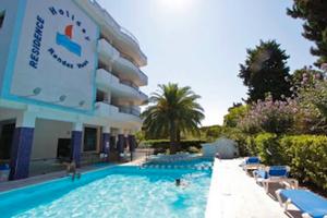 Residence Holiday Rendez Vous Pineto fronte mare
