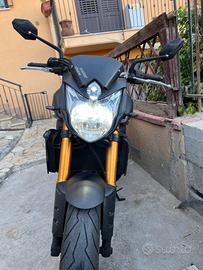 Yamaha FZ8